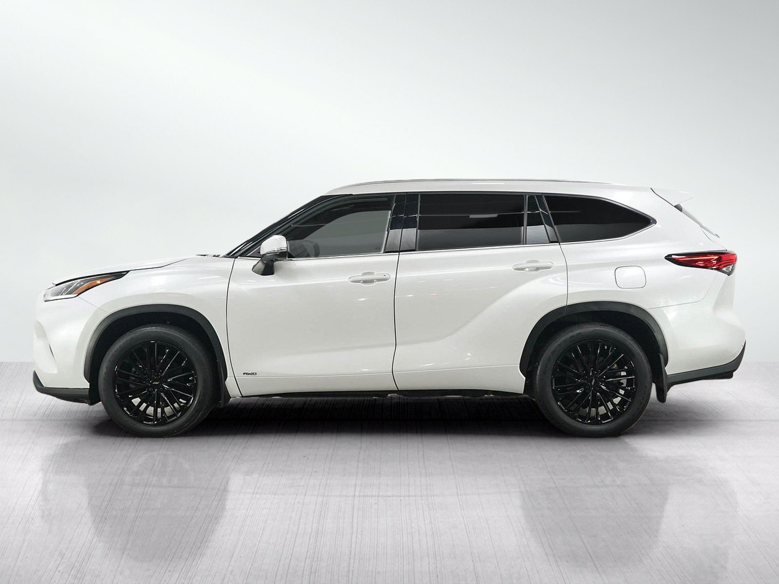 Used 2023 Toyota Highlander Platinum AWD/4WD image 2