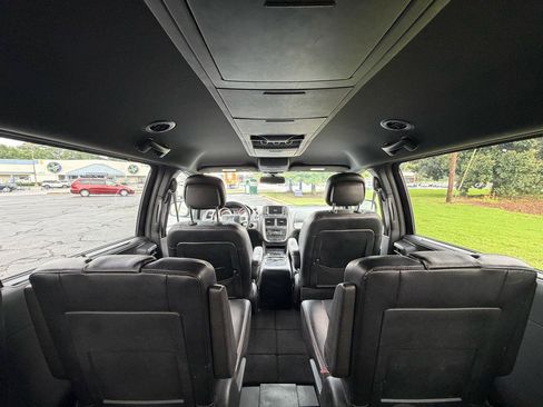 Used 2018 Dodge Grand Caravan GT FWD image 23
