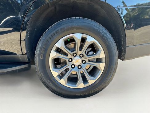 Used 2025 Chevrolet Tahoe LS image 32
