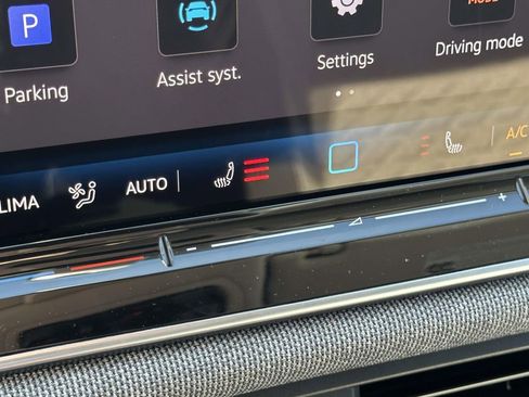 New 2025 Volkswagen Tiguan S AWD/4WD image 23