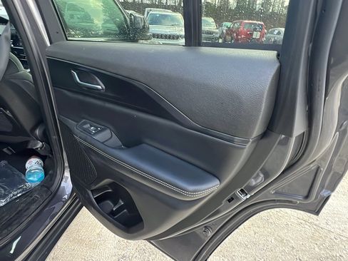 Used 2024 Jeep Grand Cherokee Laredo X w/ Luxury Tech Group I image 22