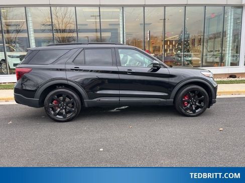 Used 2022 Ford Explorer ST w/ Equipment Group 401A image 9