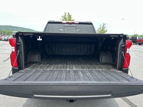 Used 2024 Chevrolet Silverado 1500 High Country w/ Technology Package AWD/4WD image 9