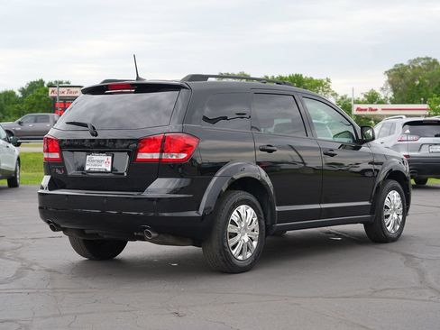 Used 2018 Dodge Journey SE w/ Safe & Sound Group AWD/4WD image 3