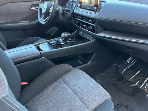 Certified 2023 Nissan Rogue SV image 18