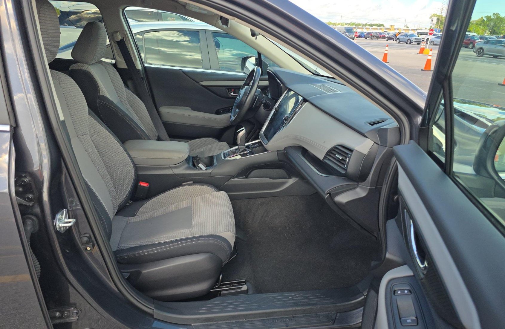 Used 2024 Subaru Outback Premium AWD/4WD image 13