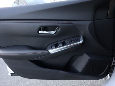 New 2025 Nissan Sentra SR image 22