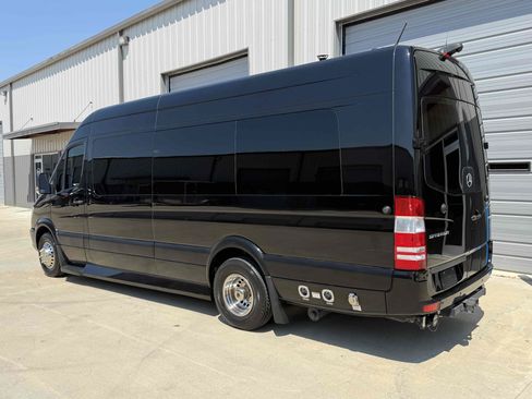 Used 2017 Mercedes-Benz Sprinter 3500 image 69