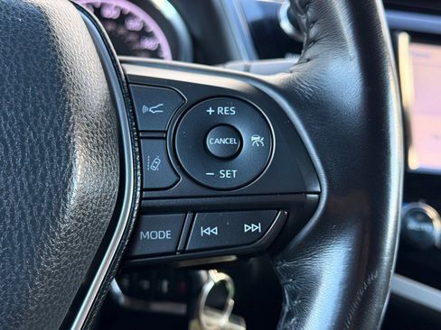 Used 2019 Toyota Camry image 25