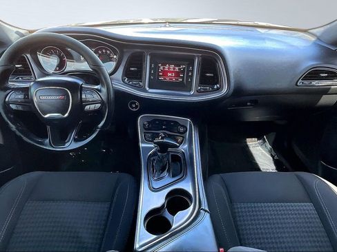 Certified 2016 Dodge Challenger SXT image 9