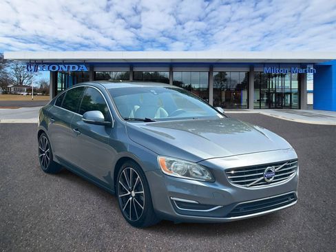 Used 2016 Volvo S60 T5 Premier FWD image 1