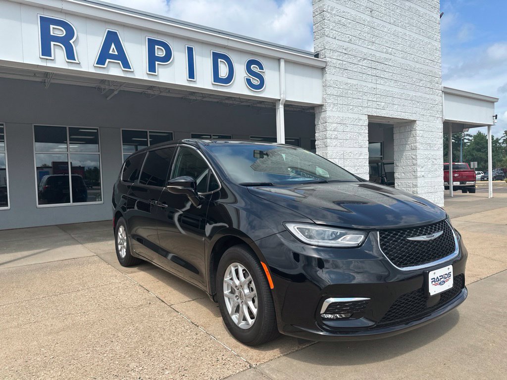 Used 2025 Chrysler Pacifica Select FWD image 1