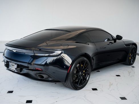 Used 2018 Aston Martin DB11 V12 image 5
