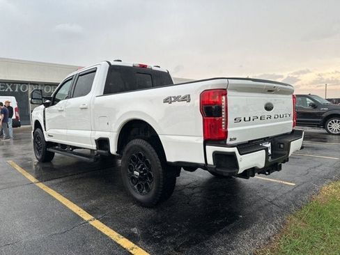 Used 2023 Ford F250 Lariat w/ Black Appearance Package image 5