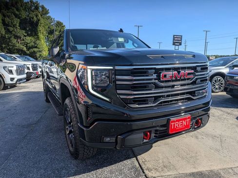 Certified 2025 GMC Sierra 1500 AT4 w/ AT4 Premium Package AWD/4WD image 5