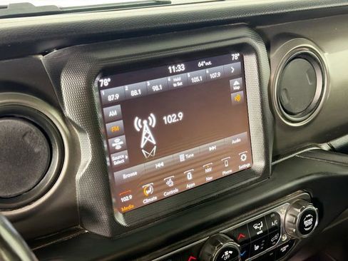 Used 2023 Jeep Wrangler Willys image 15