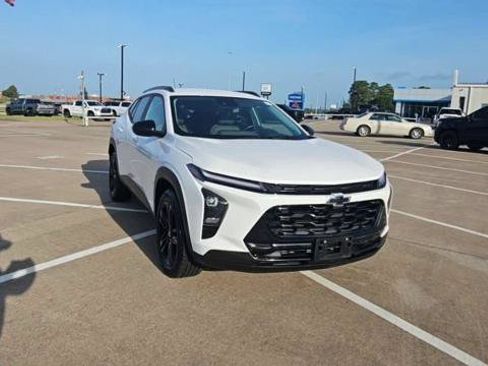 Certified 2025 Chevrolet Trax ACTIV w/ Driver Confidence Package FWD image 2