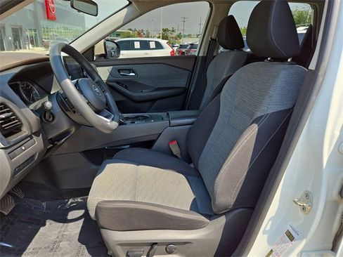 Used 2021 Nissan Rogue SV image 10