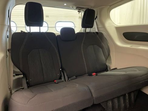 Used 2020 Chrysler Voyager LX image 14