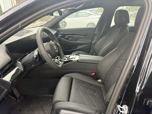 Used 2026 BMW 530i w/ M Sport Package RWD image 2