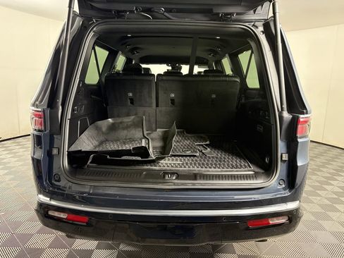 Used 2024 Jeep Wagoneer L Series II w/ Flexible Seating Group image 34