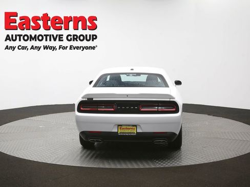 Used 2022 Dodge Challenger SXT image 34