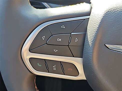 Used 2023 Chrysler Pacifica Pinnacle image 20