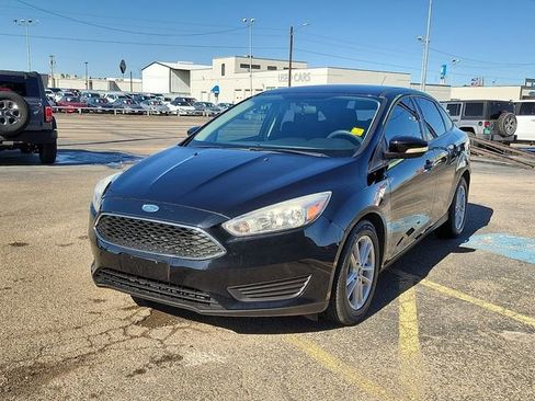 Used 2017 Ford Focus SE image 7