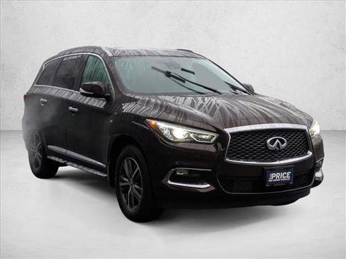 Used 2019 INFINITI QX60 Luxe w/ Essential Package image 3