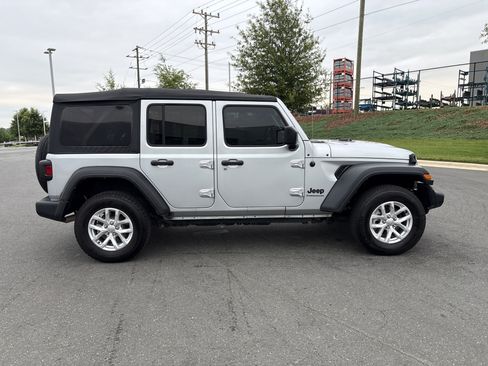 Used 2023 Jeep Wrangler Unlimited Sport AWD/4WD image 10