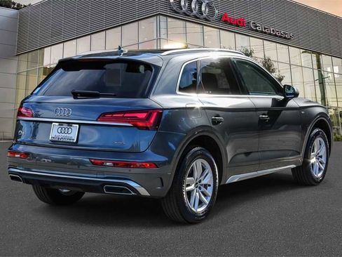 Used 2023 Audi Q5 2.0T Premium w/ Convenience Package image 4