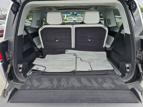 Used 2024 Rivian R1S Adventure AWD/4WD image 37