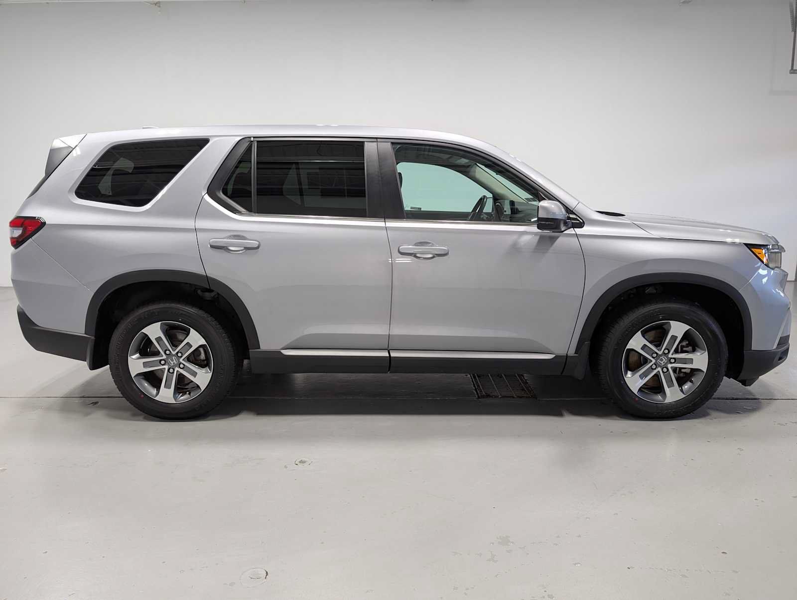 Certified 2025 Honda Pilot EX-L image 7