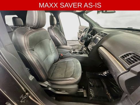 Used 2019 Ford Explorer XLT w/ Equipment Group 202A FWD image 14