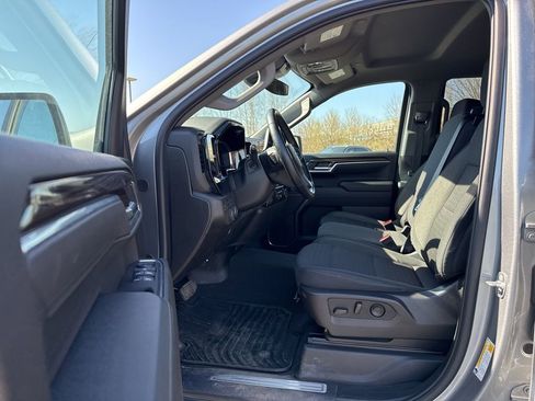 Used 2025 Chevrolet Silverado 1500 LT image 6