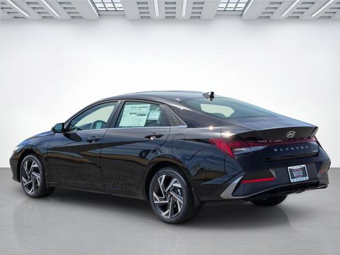 New 2026 Hyundai Elantra Limited FWD image 6