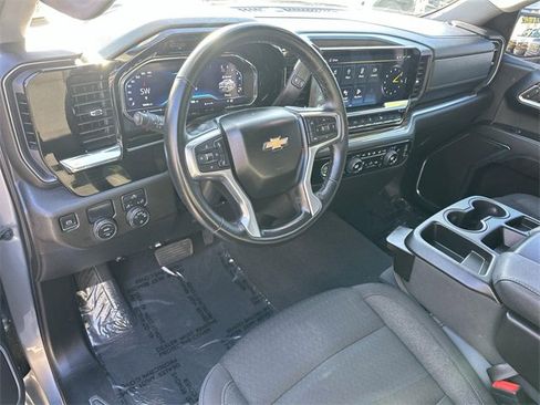 Used 2024 Chevrolet Silverado 1500 LT image 9