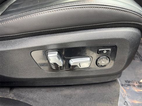 Used 2021 BMW X7 xDrive40i w/ Premium Package image 52