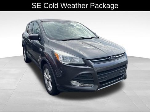 Used 2016 Ford Escape SE w/ SE Cold Weather Package AWD/4WD image 1