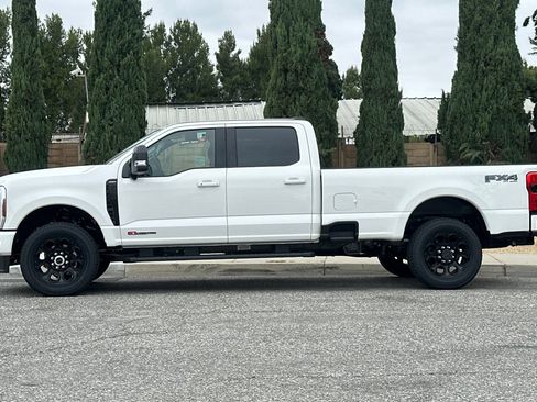 New 2026 Ford F250 Lariat w/ Black Appearance Package AWD/4WD image 7