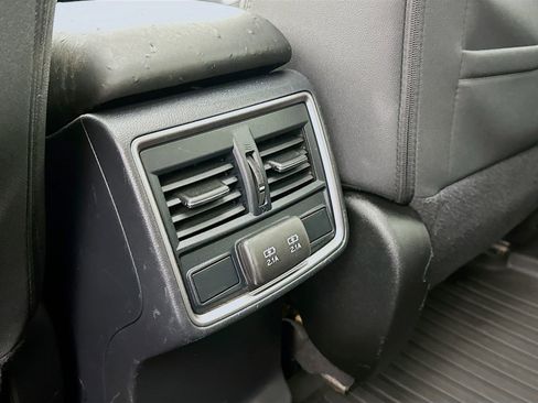 Used 2019 Subaru Forester Premium image 26