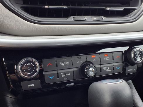 Used 2026 Jeep Compass Limited image 12