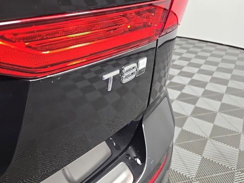 Certified 2025 Volvo XC60 T8 Plus w/ Protection Package Premier image 10