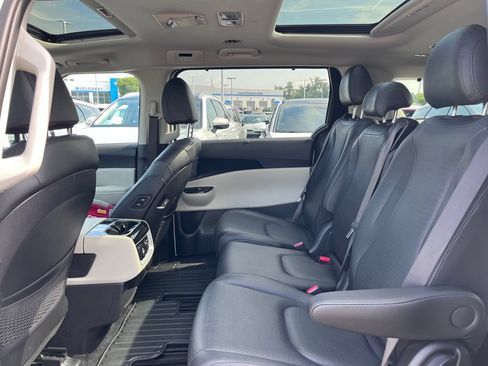Certified 2024 Kia Carnival SX Prestige FWD image 22