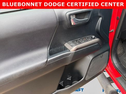 Used 2016 Toyota Tacoma TRD Sport RWD image 10