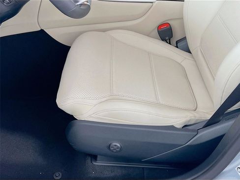 Certified 2025 Mercedes-Benz GLC 300 4MATIC image 17