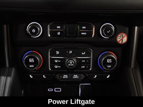 Used 2024 Chevrolet Tahoe LT AWD/4WD image 21