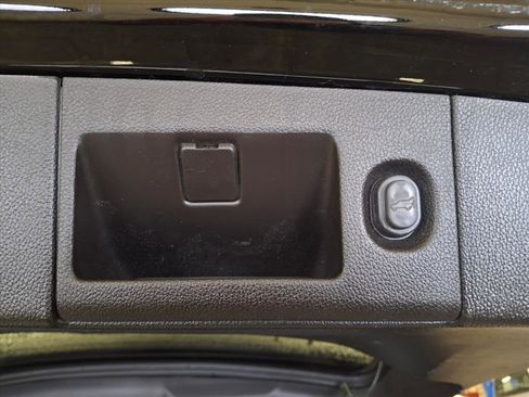 Used 2016 GMC Yukon Denali image 10