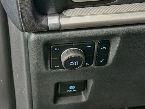 Used 2025 Ford Expedition Active AWD/4WD image 17
