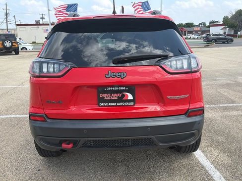 Used 2019 Jeep Cherokee Trailhawk AWD/4WD image 4